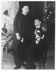 Charles Laughton, mint Canon Chasuble és Roger Livesey mint John Worthing, Oscar Wilde (1854-1900) Az őszinteség fontossága című filmben az Old Vic Színházban, 1934. február 5.